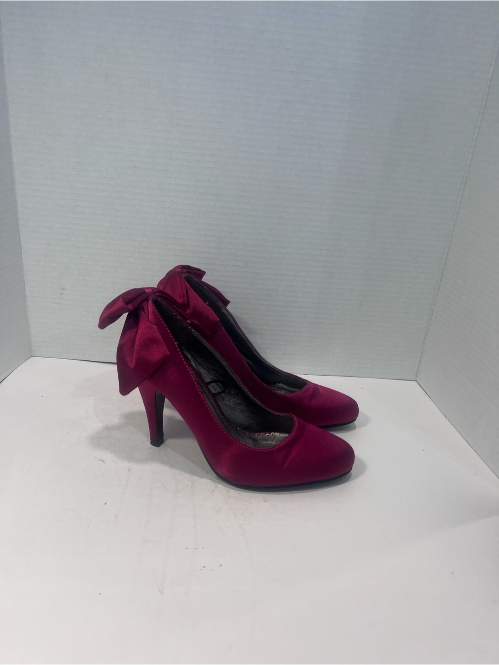 Wet Seal Burgundy Satin Bow Heel Pumps